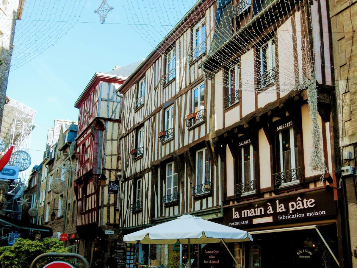 Gate House Lodge Dinan Exterior foto
