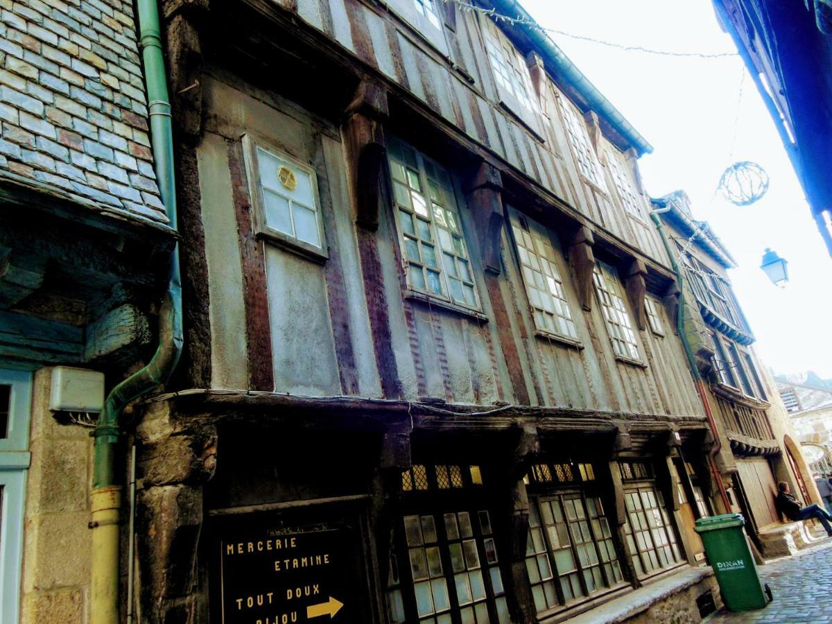 Gate House Lodge Dinan Exterior foto